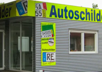 Verkaufscontainer für Autoschilderverkauf