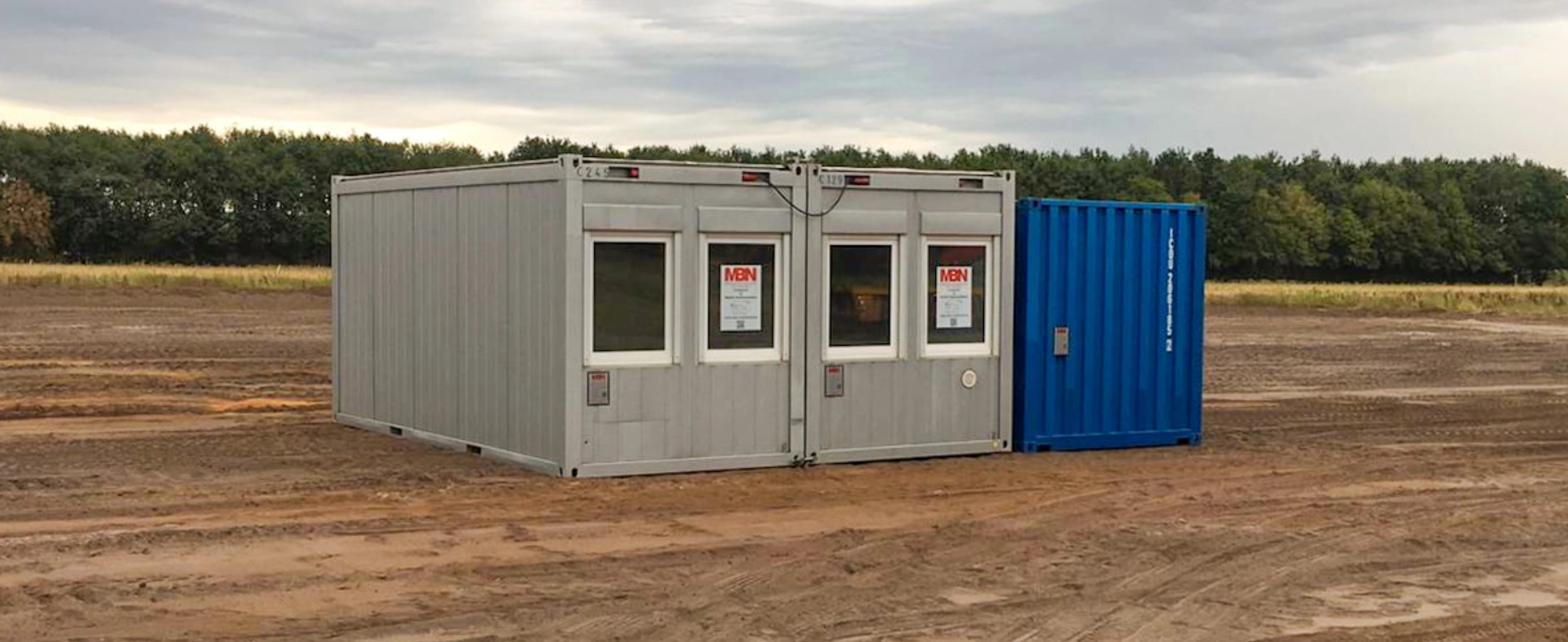 MBN Modulwelt Doppel Bürocontaineranlage mit Lagercontainer